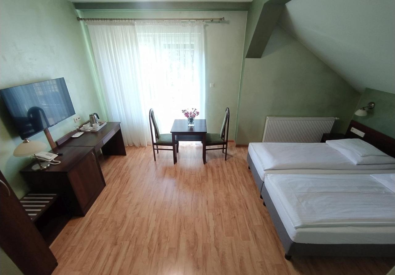 Restauracja Kargul Noclegi Łęczyca Esterno foto