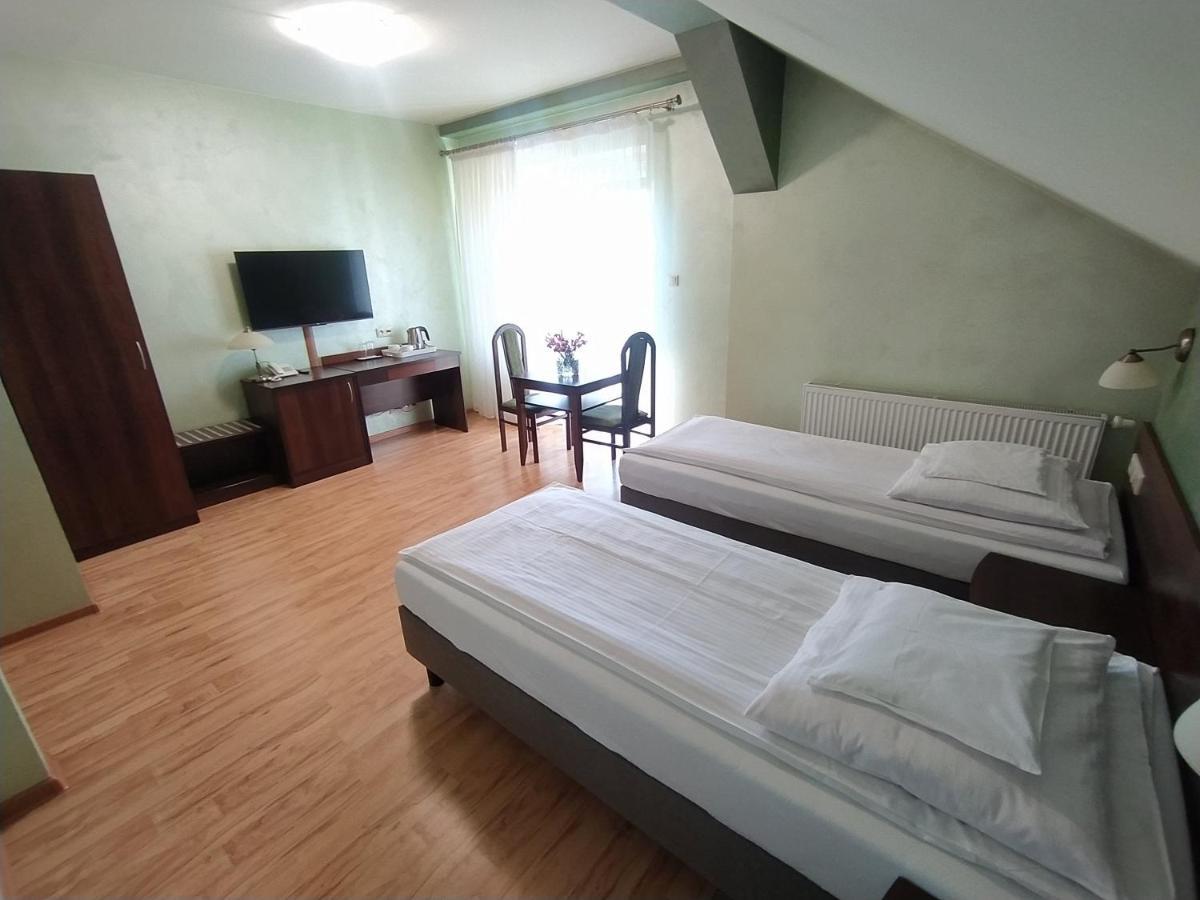Restauracja Kargul Noclegi Łęczyca Esterno foto